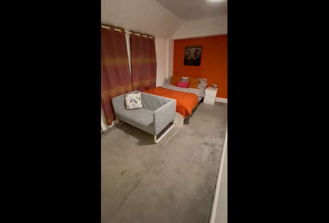 Video 1: BEDROOM 5 - DOUBLE