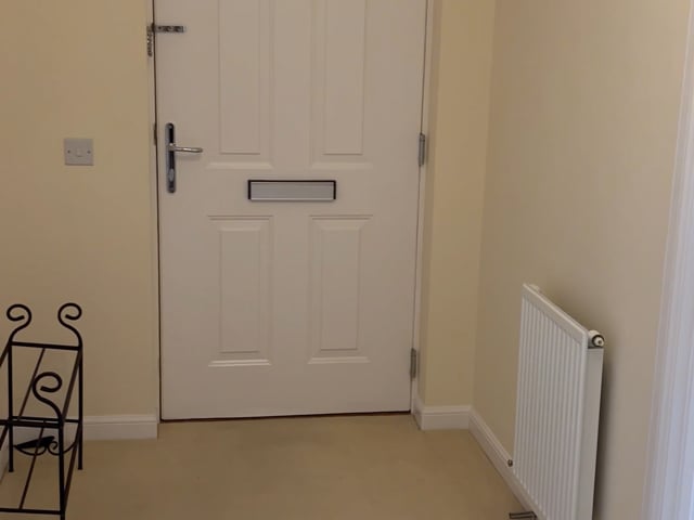 Video 1: Fully fitted Kitchen
