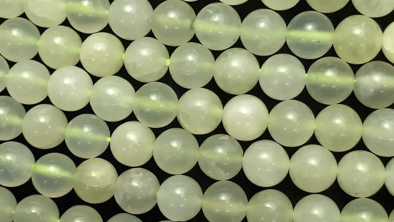 ニュージェード ラウンド8mm 1連(約35cm) - 天然石ビーズ