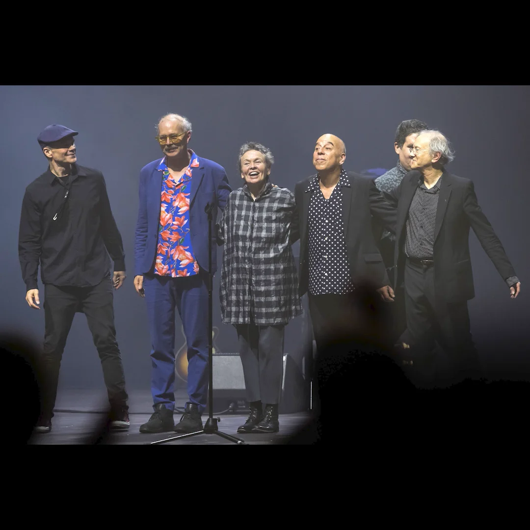Laurie Anderson at BAM: Songs, A Scream, Tai Chi – New York Theater