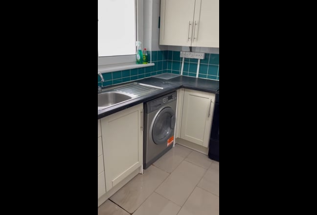 Double Room in Flat share in Mile End E3  Main Photo