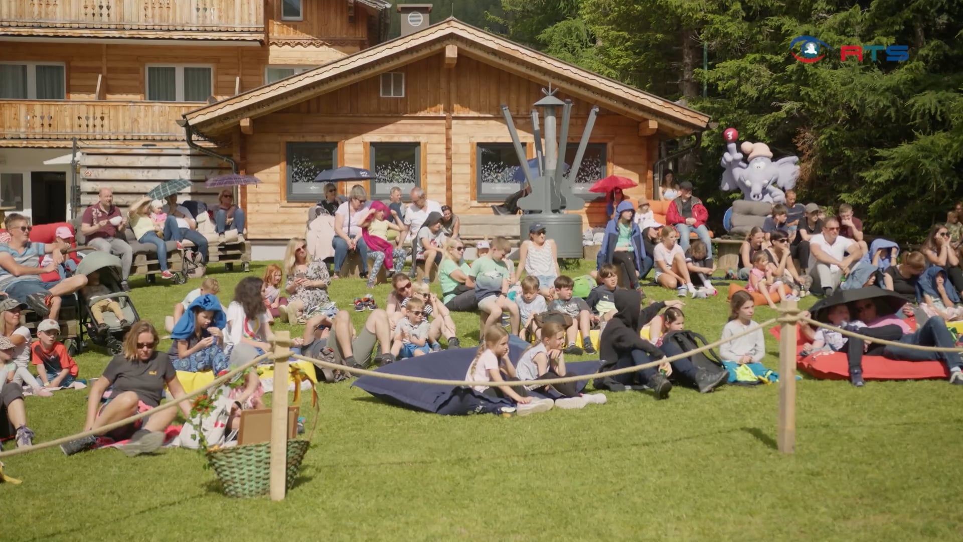 die-mutigsten-finden-den-schatz-samiras-abenteuer-im-sommertheater-katschberg-ist-ein-entzueckendes-maerchen-fuer-kinder-und-junggebliebene