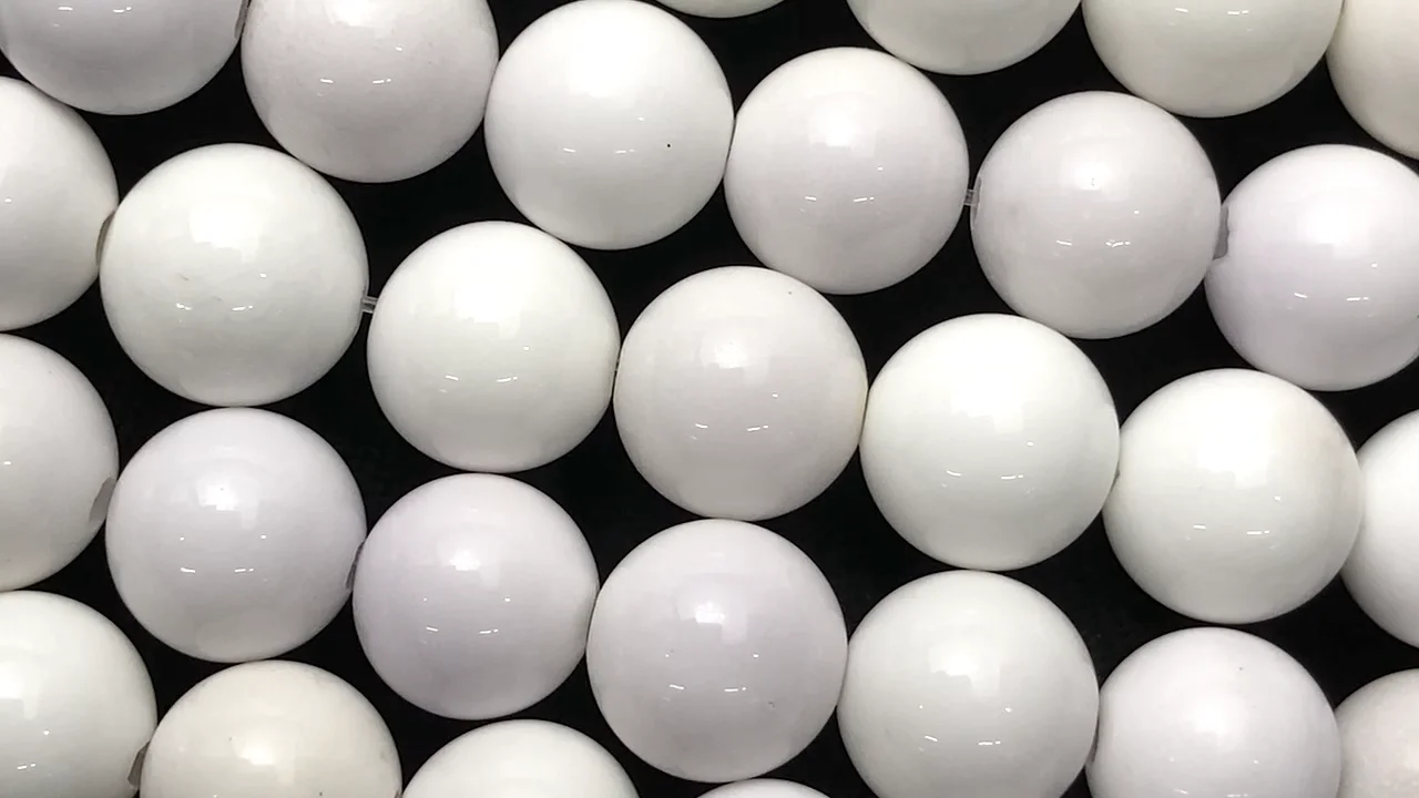 ホワイトオニキス ラウンド12mm 【2mm穴】 1連（約36cm）｜天然石