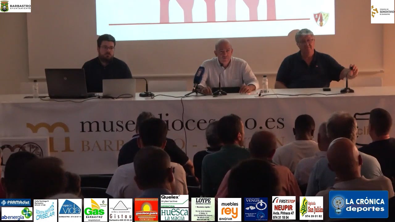 ASAMBLEA GENERAL DE LA UD BARBASTRO, CON LLENO EN LA SALA DEL MUSEO DIOCESANO. (Análisis temporada anterior en el fútbol base, Somontano y primer equipo, además presentación del ilusionante proyecto deportivo y económico para esta campaña en 2ª RFEF)