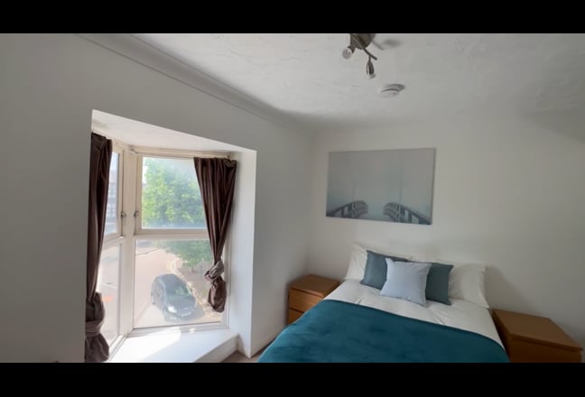 Video 1: 30 Second walk to Royal Victoria Docks Waterfront