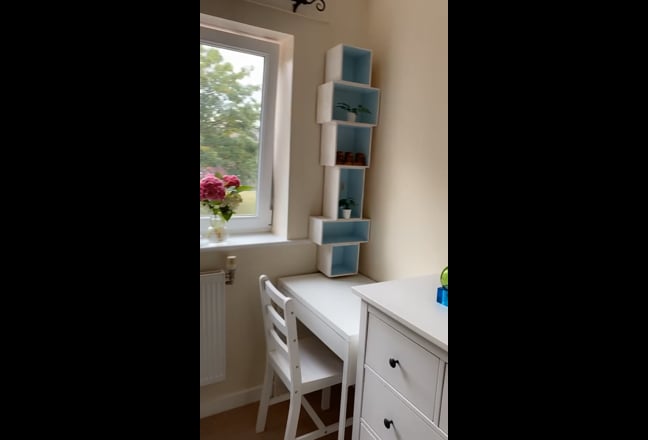    Single   bedroom    (FEMALE pref)
 Main Photo