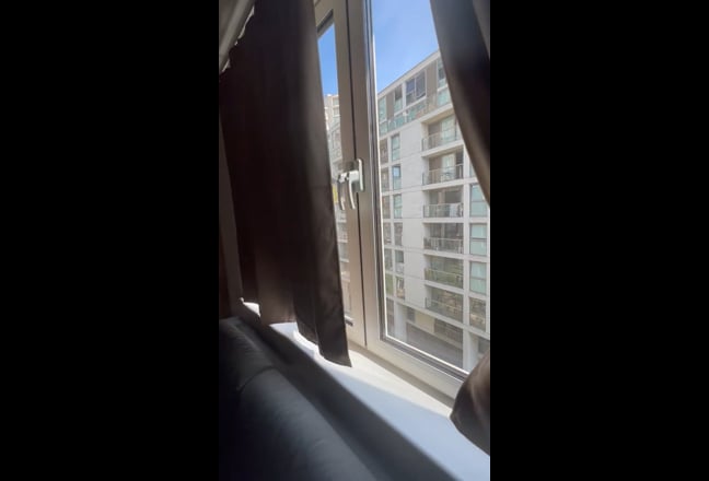 South facing spacious Studio in Canary Wharf Main Photo