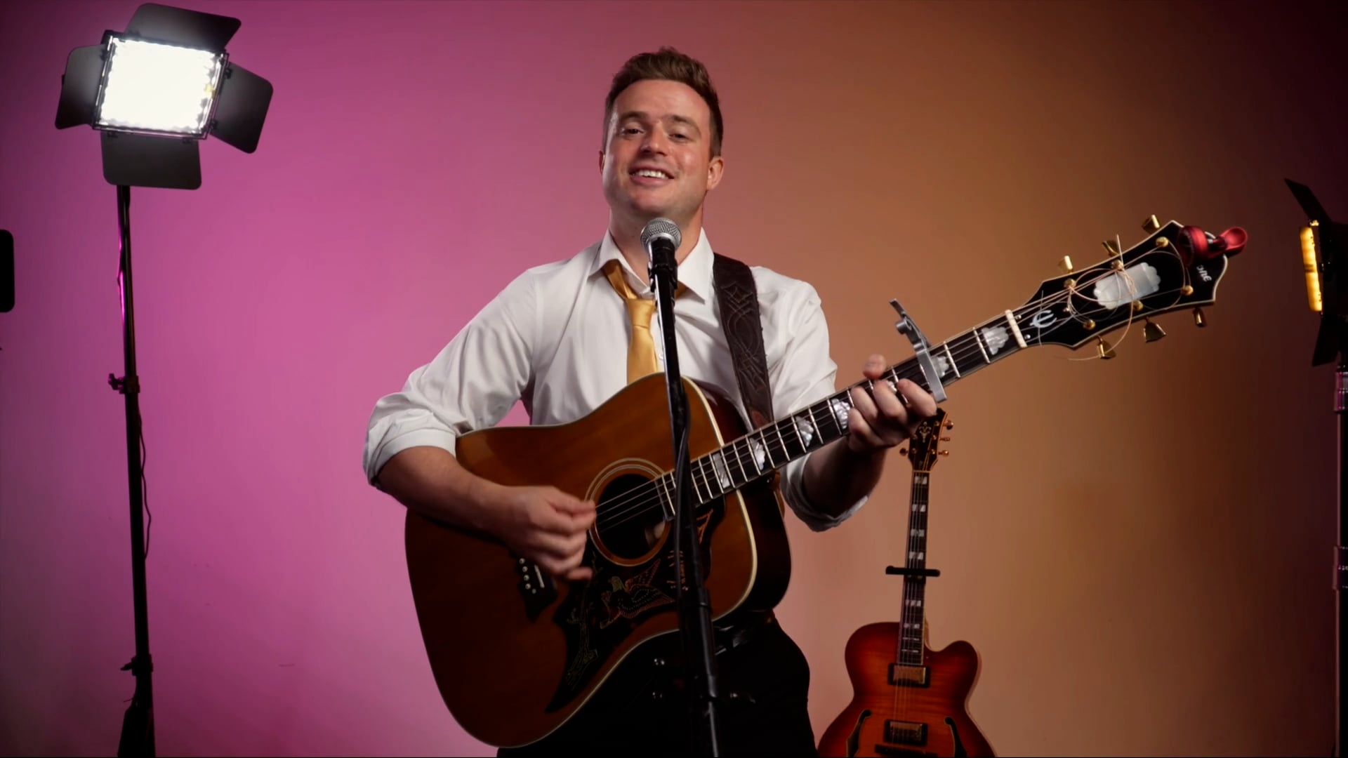 Promotional video thumbnail 1 for Champagne Music