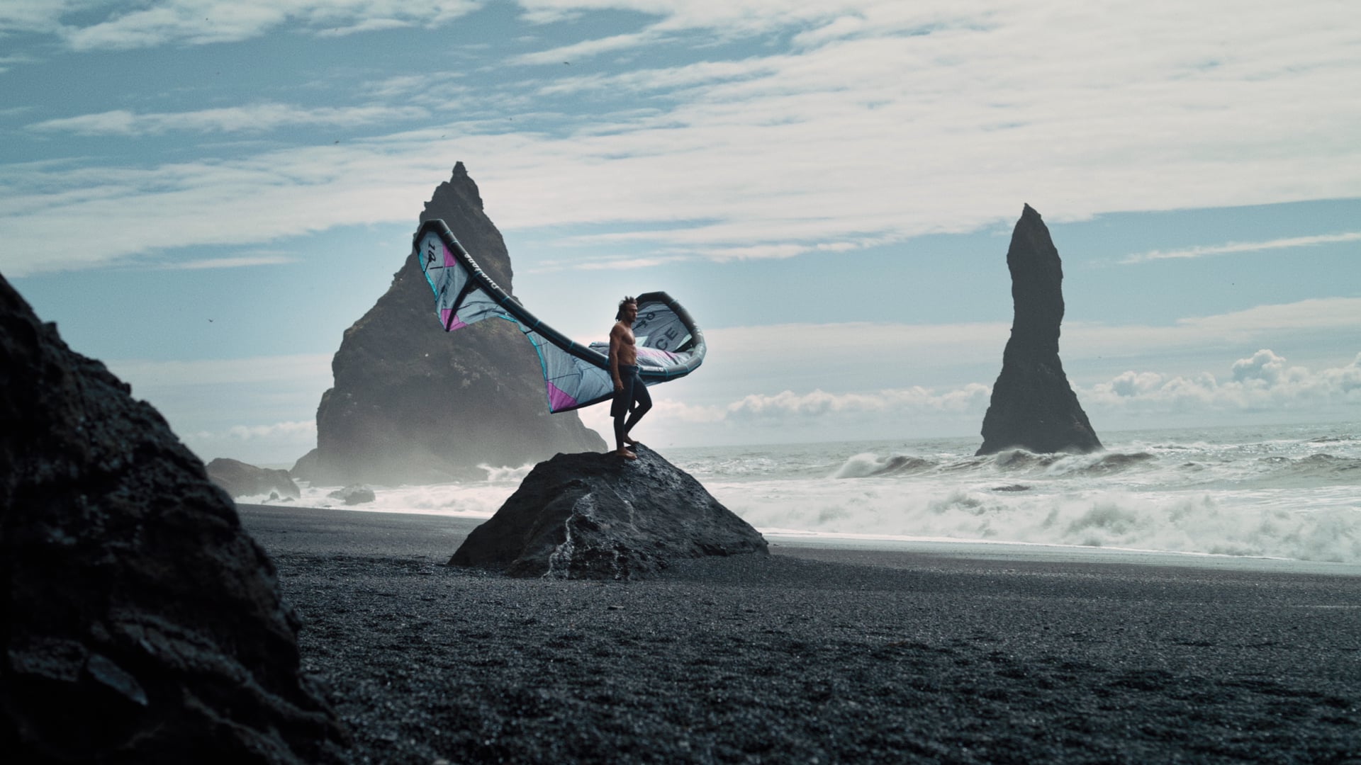 Vidéo MERCEDES - Air Sea Land