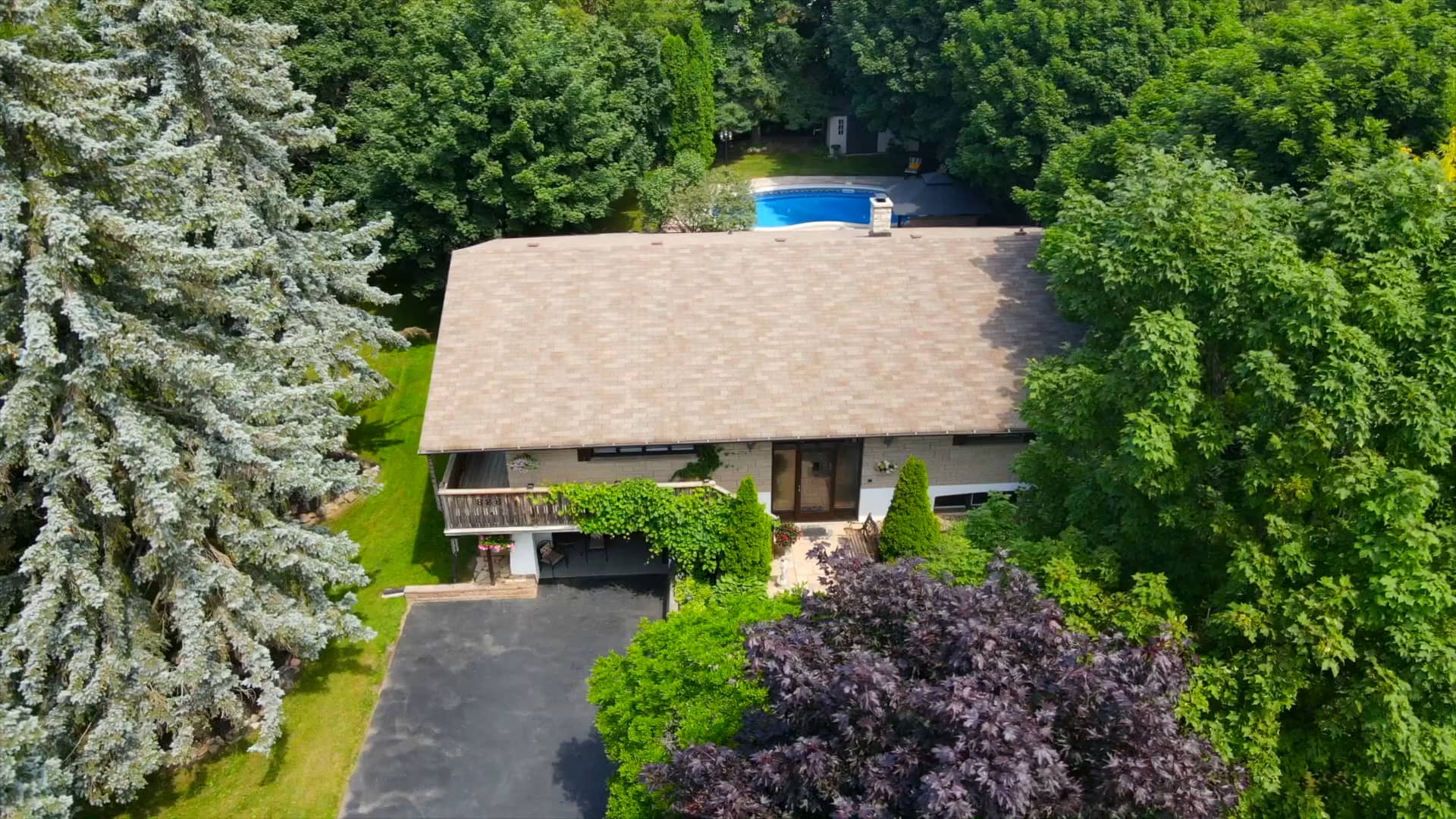 888 Swiss Heights, Oshawa MLS on Vimeo