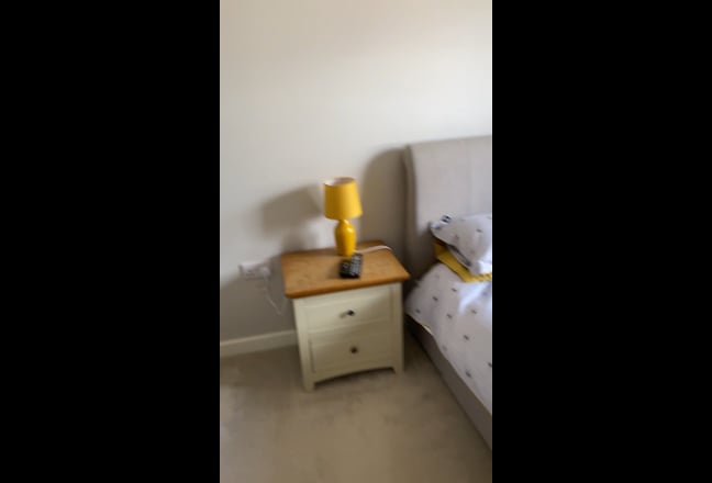 Clean double room to let, lovely house  Main Photo