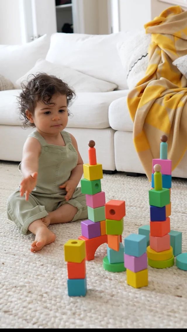 Infant store stacking blocks