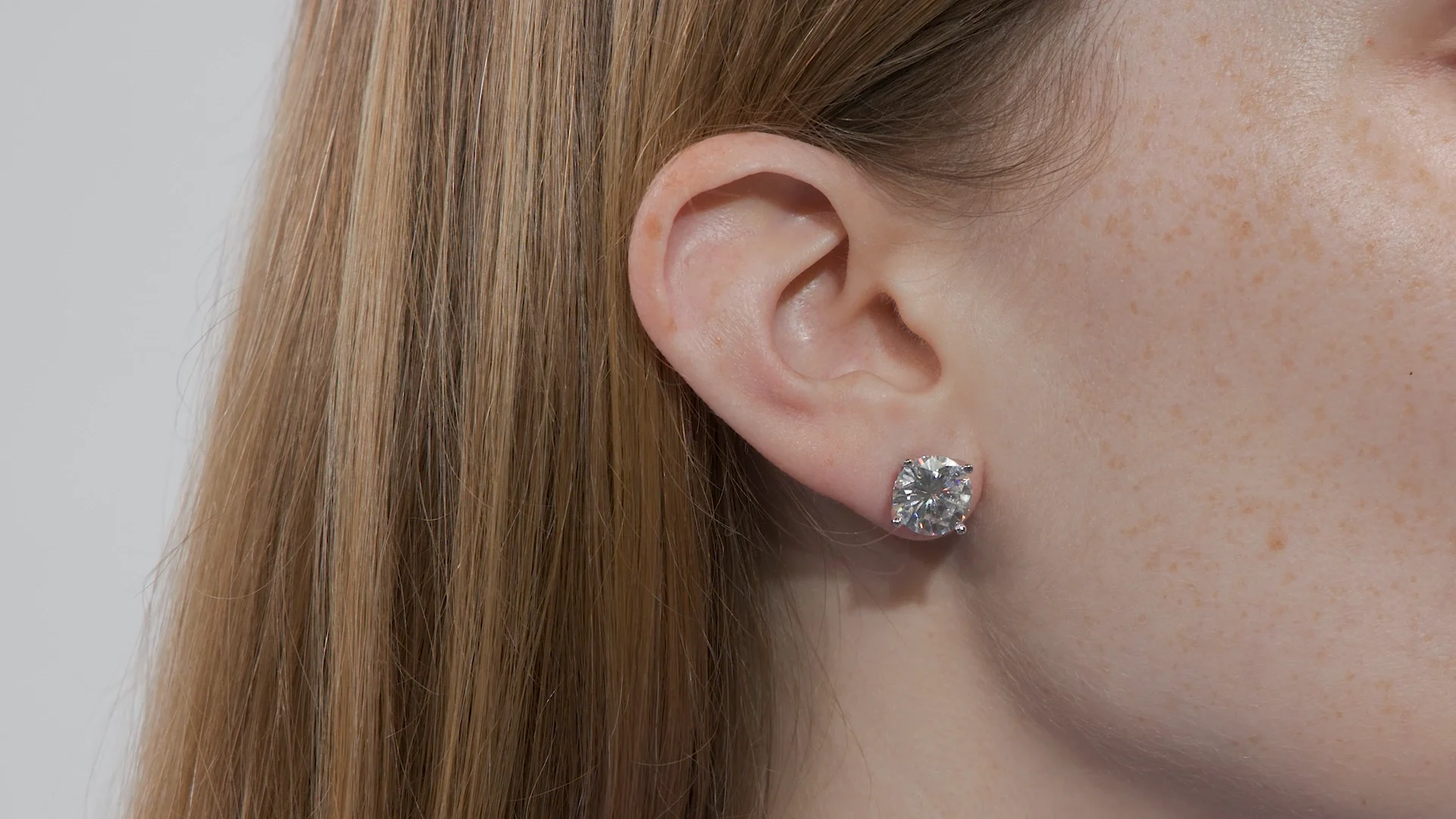 Round Brilliant Four-Prong Petal Stud