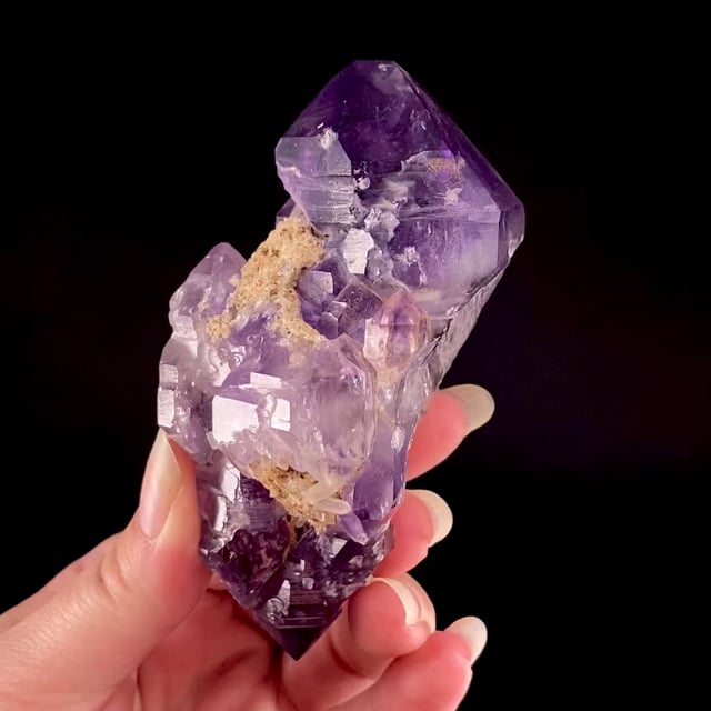 Quartz var: Amethyst (doubly-terminated)