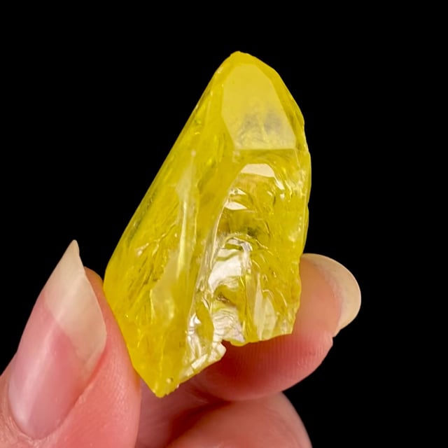 Sulfur (fine skeletal crystal)