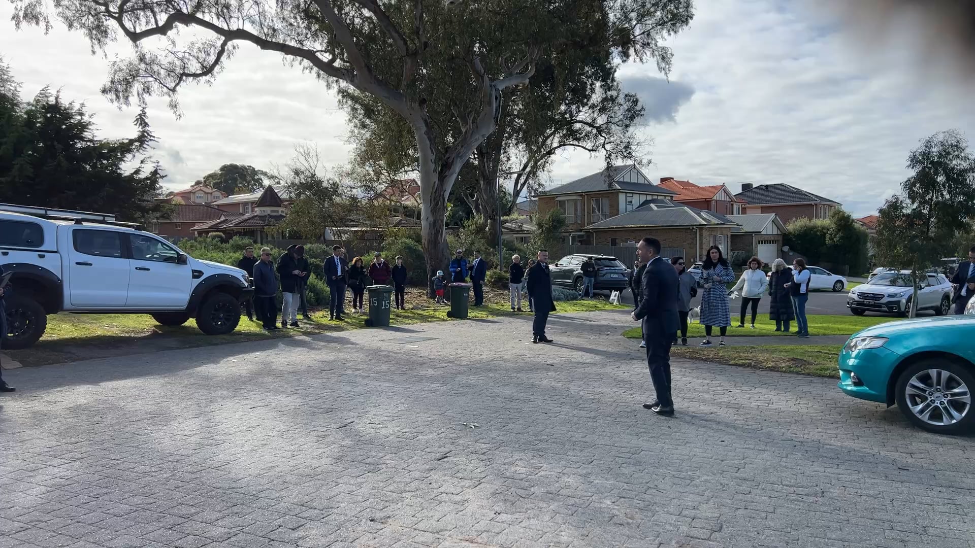 13 Redgum Court MILL PARK Marketing Agent Steven Marino Auctioneer