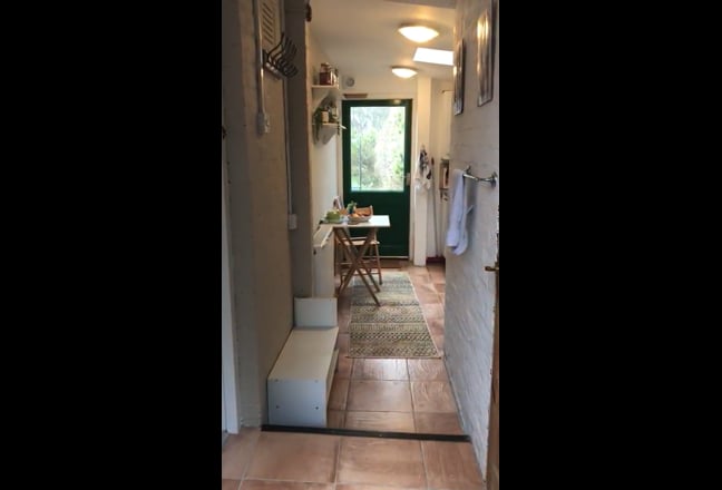 Video 1: single bed Central heating