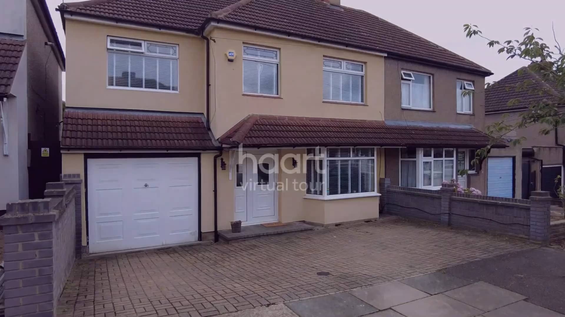 Virtual Viewing of Woodstock Avenue, Harold Wood, 5 bedroom Semi