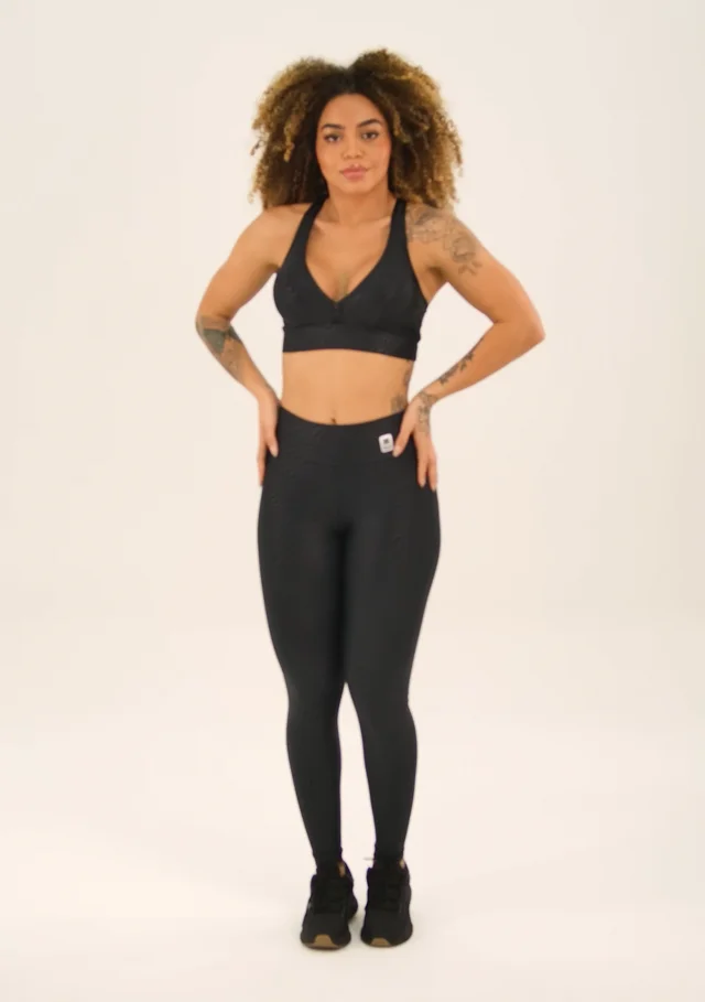 Calça legging shine preto com lateral texturizada