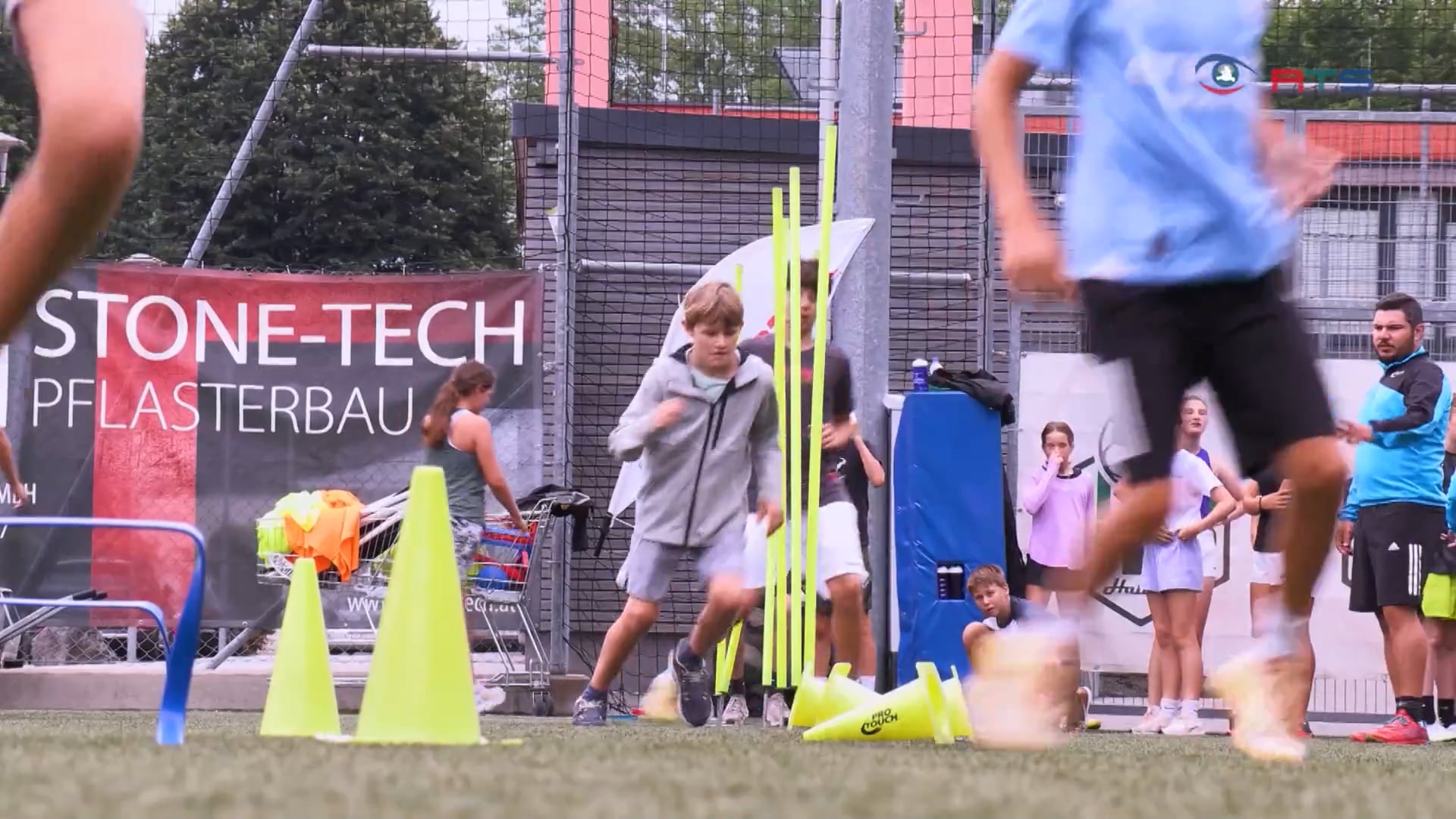 schule-und-sport-die-18-soccer-academy-in-hallein