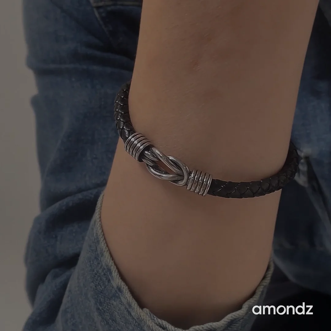 男女兼用【Minga London】Amara 彫刻 ブレスレット 3点 セット 3 PC Chunky Bracelets in Antique Silver | Minga London