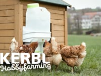 Produkt: https://www.kerbl.com/de/product/smartcoop-gefluegeltraenke/933416/204342  SmartCoop System: https://www.kerbl.com/de/hobbyfarming/huehnerhaltung/smartcoop&amp;hellip;
