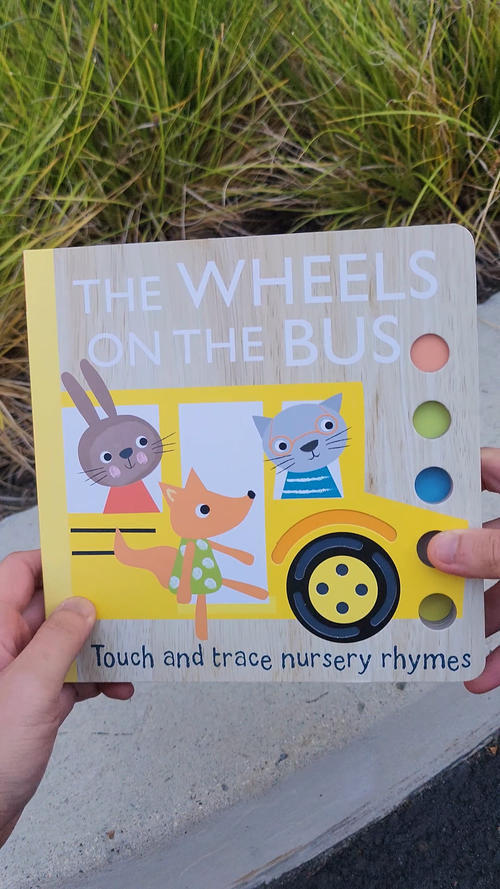 Touch and Trace Nursery Rhymes: The Wheels on the Bus