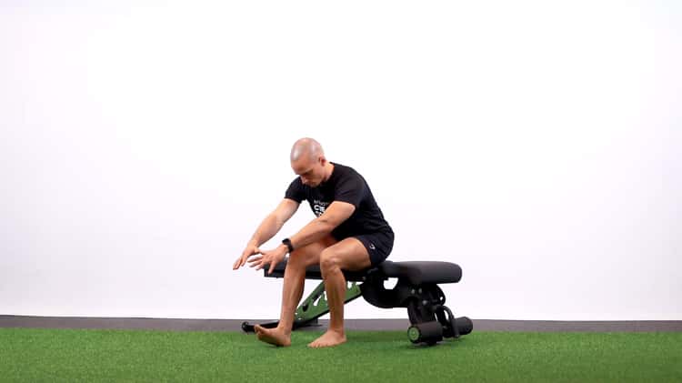 Pistol squat on online bench