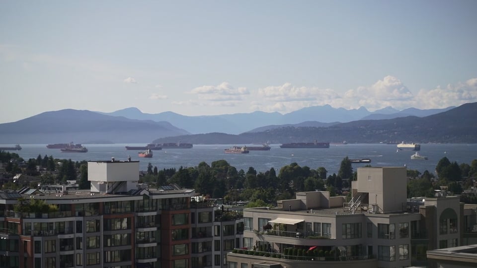 Val Brennan | 1201- 1633 W 8th Avenue, Vancouver on Vimeo