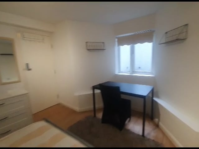 Video 1: Avaiable room