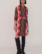Vídeo: VESTIDO RENE NAVAJO PRINT PINK ORANGE
