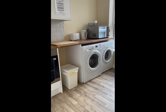 Video 1: Spacious self contained room 