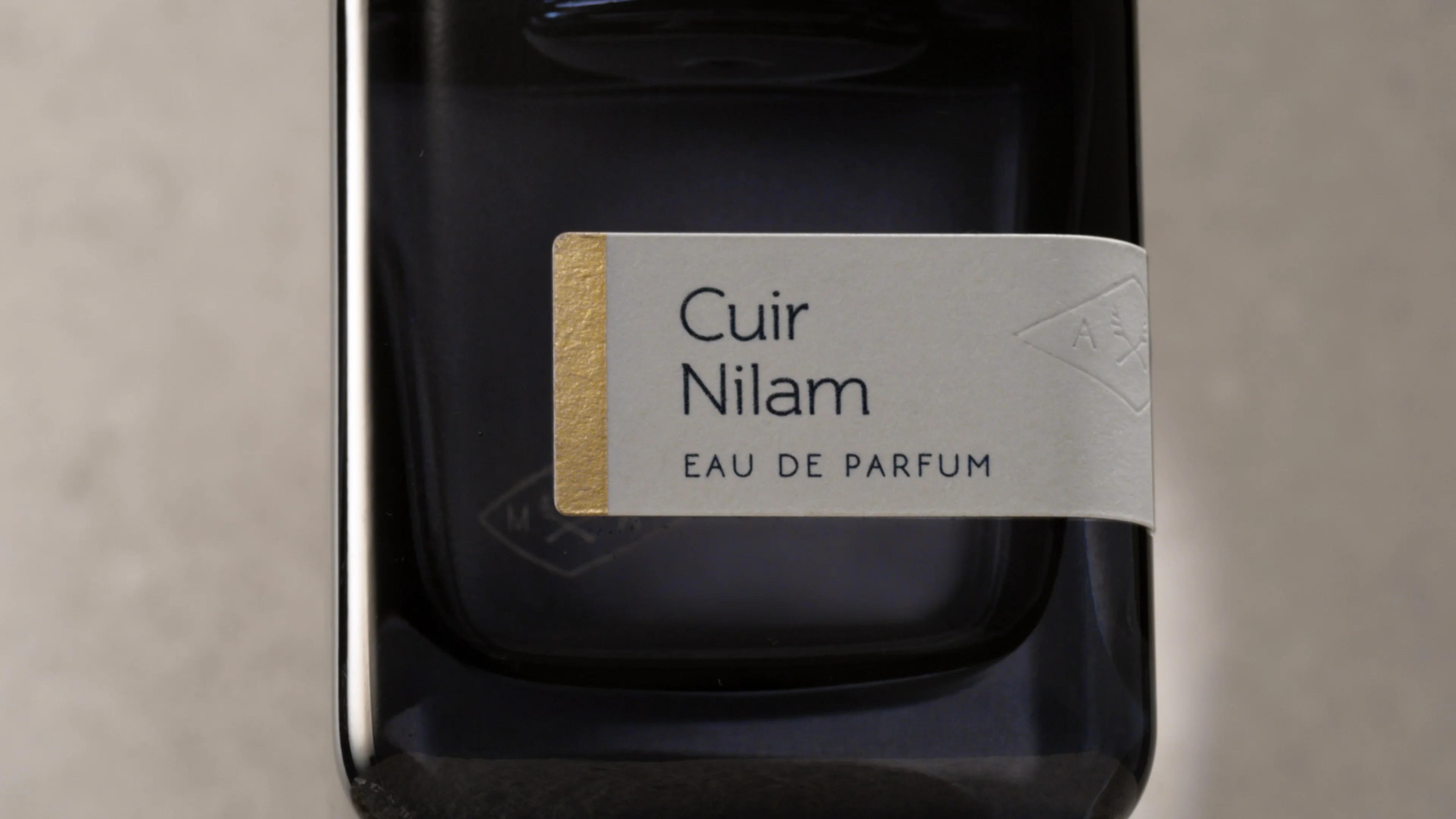 Cuir Nilam - Woody, Leathery Fragrance - ATELIER MATERI Cuir Nilam - Woody, Leathery Fragrance - ATELIER MATERI
