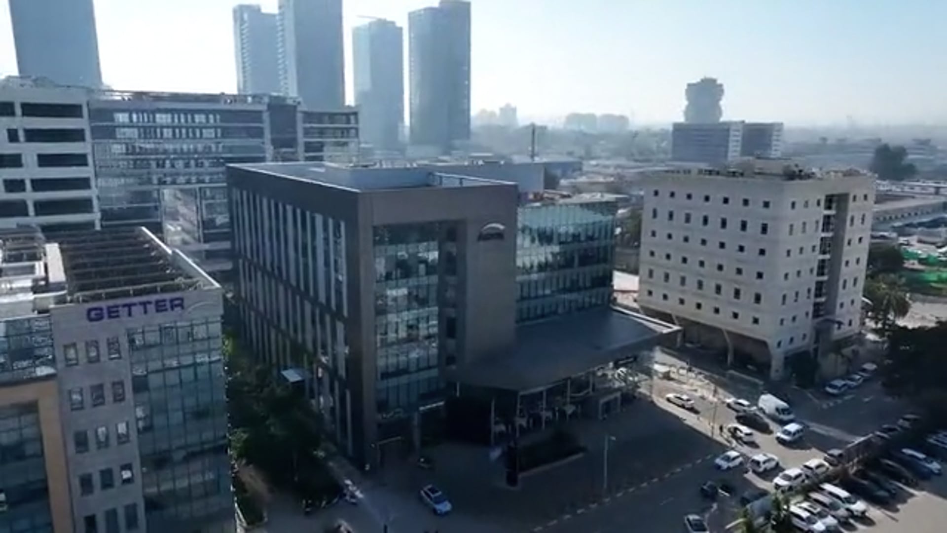 תקירו את איטרניטי , מקבוצת אמן. המובילה בתחום ה-DATA