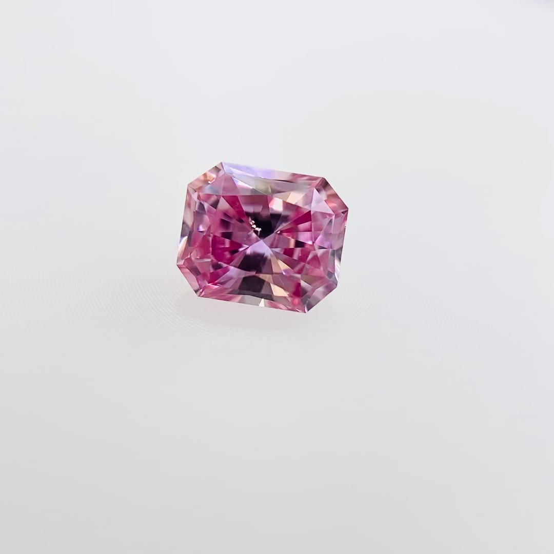 FANCY VIVID PURPLISH PINK 0.31ct RCT/RT2155/GIA