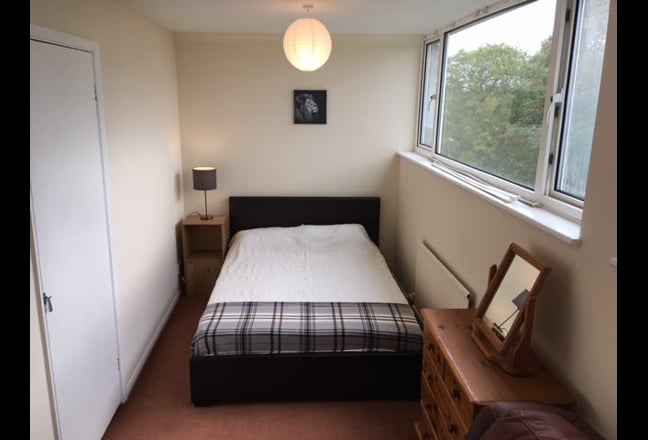 Ensuite double room in shared house CLW Main Photo