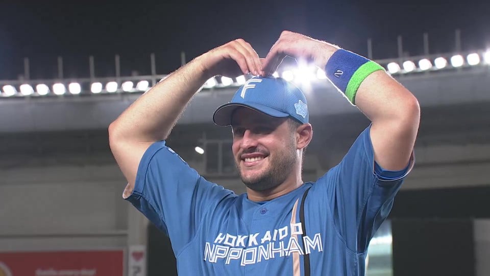 ファイターズ・マルティネス選手ヒーローインタビュー 8月1日 千葉ロッテマリーンズ 対 北海道日本ハムファイターズ