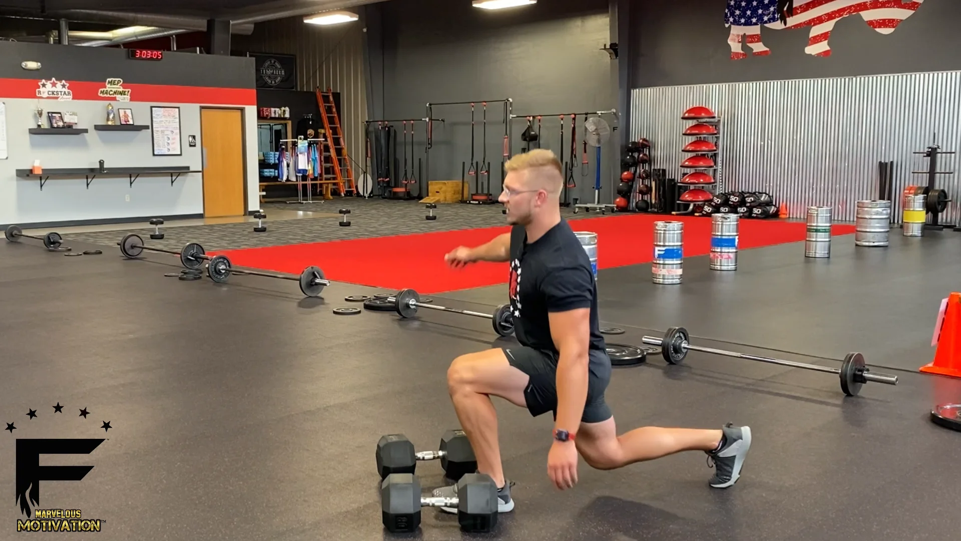 DB Reverse Lunge