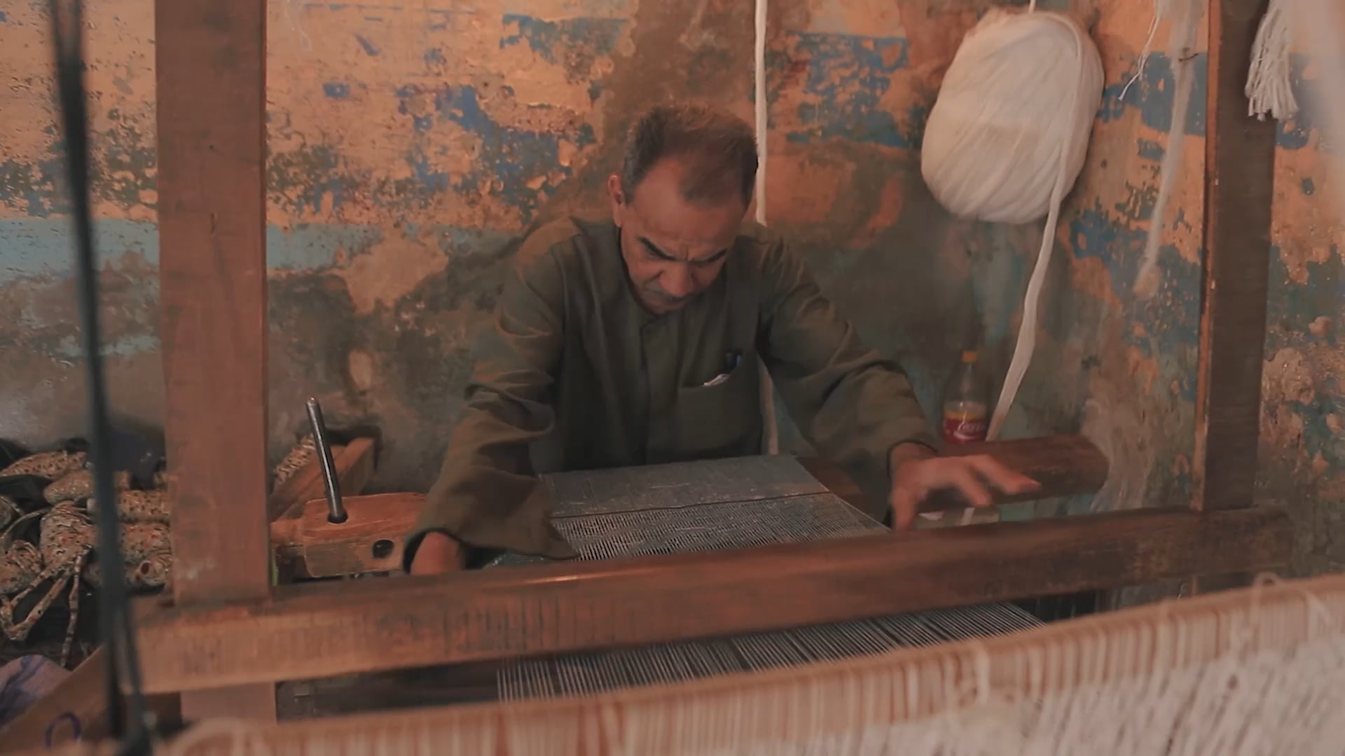 Handmade Carpet Craftsman for Independent