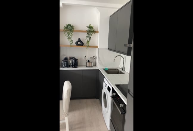 Video 1: Double bed and built-in 2 panelled wardrobe 