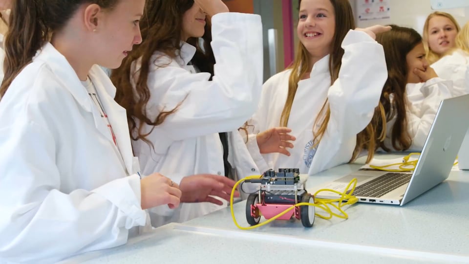 Video afspelen "Wervingsvideo | CLD Molenhuispad - Technasium (2021)"