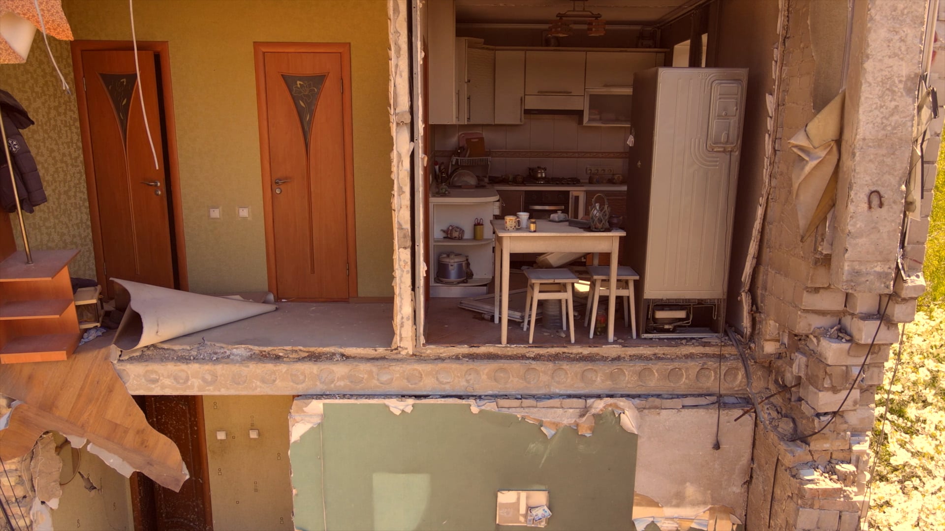 Why does the International Committee of the Red Cross stay neutral in conflict zones?