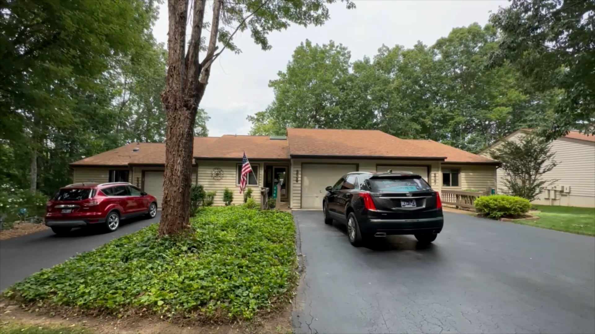 Lake Catherine lakefront on Vimeo