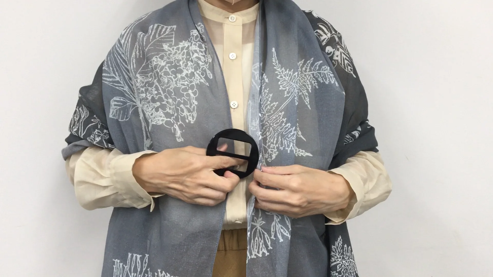 美品✨エトロ ボタニカル柄 大判ストール 総柄 シルク100% ブラック系 110225616240630001?$VS_1500$