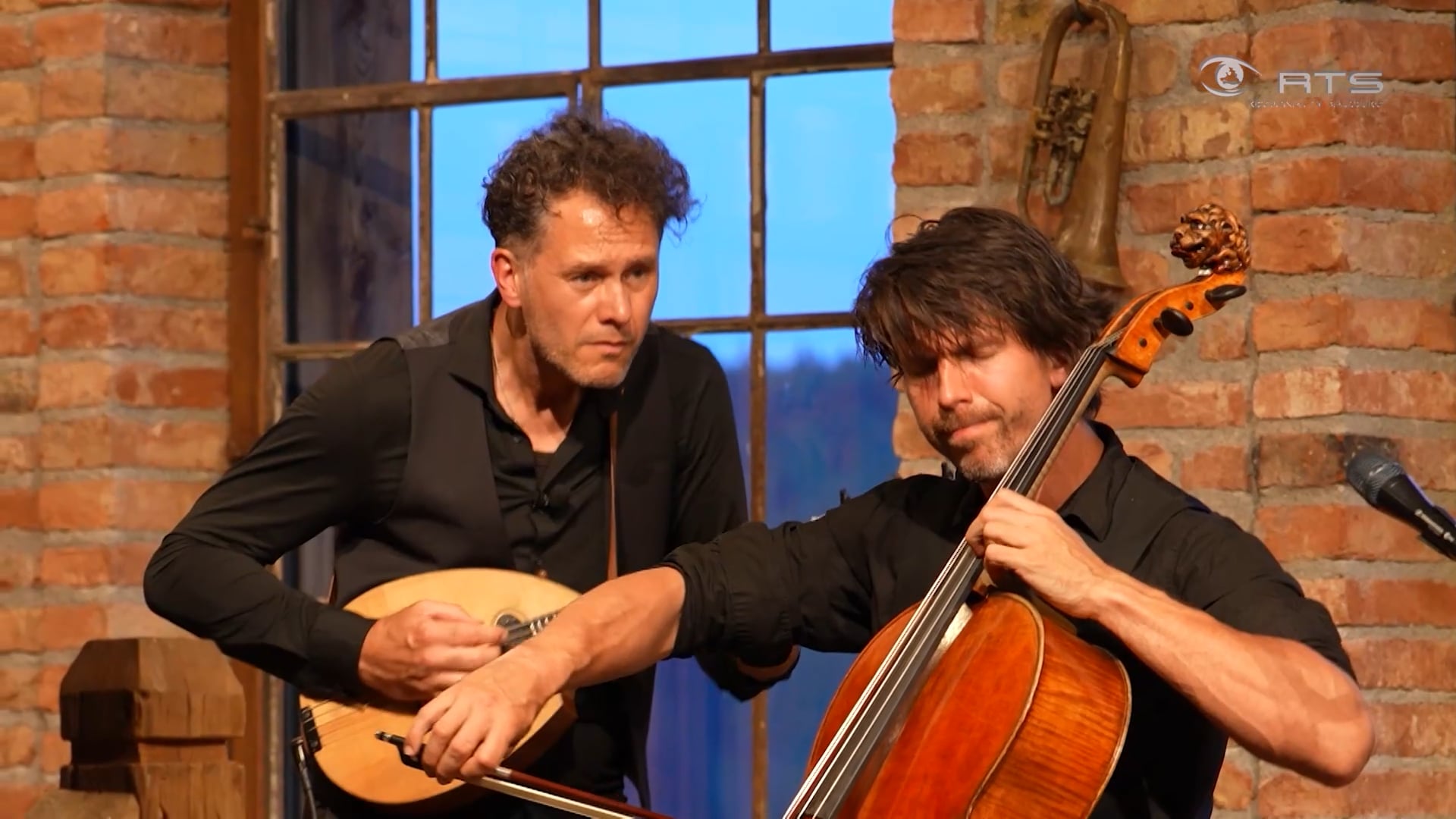 tonspur-zwischen-klassik-jazz-und-rock-matthias-bartolomey-und-klemens-bittmann-begeistern-mit-ihrem-crossover-am-asitz