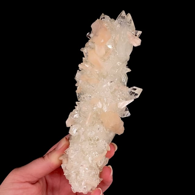 Fluorapophyllite-(K) and Stilbite-(Ca)