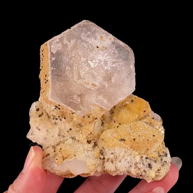 Beryl var: Morganite