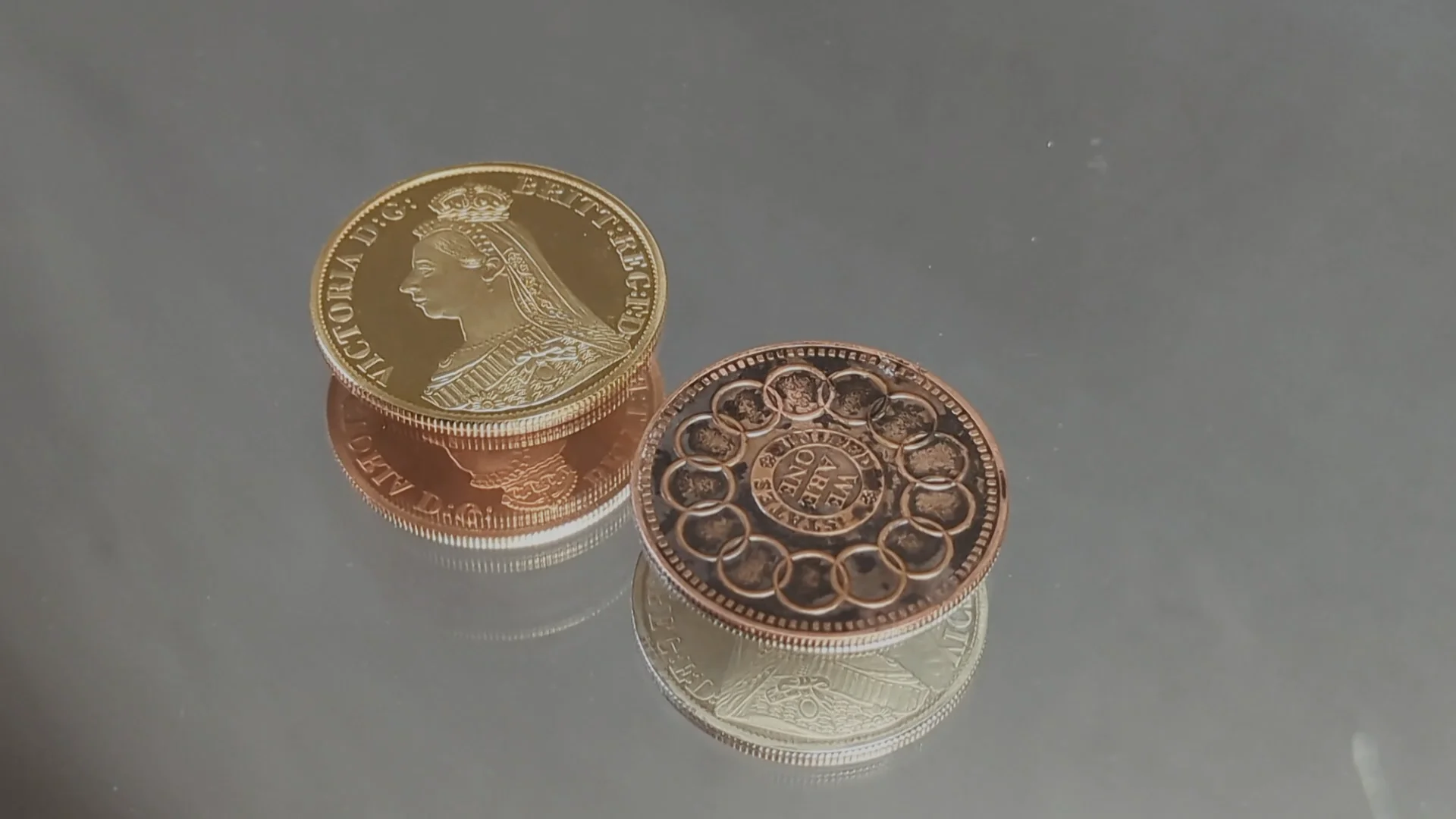 ◎レア◎ダブルスルーチェンジ◎貫通◎変化◎コインマジック◎手品◎ Amazon | 【手品 マジック】Deluxe Coin Thru Sword/ワンコイン