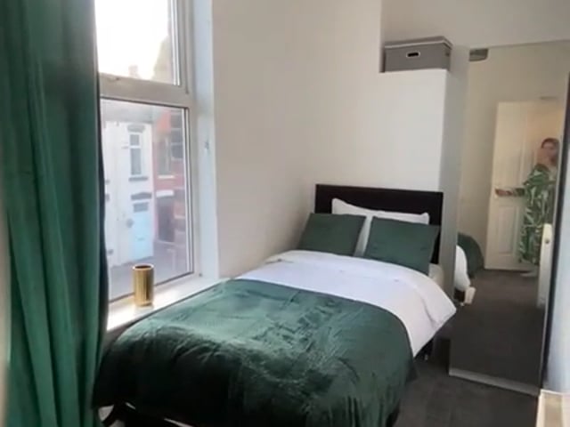 New room available in Prime Location! Main Photo