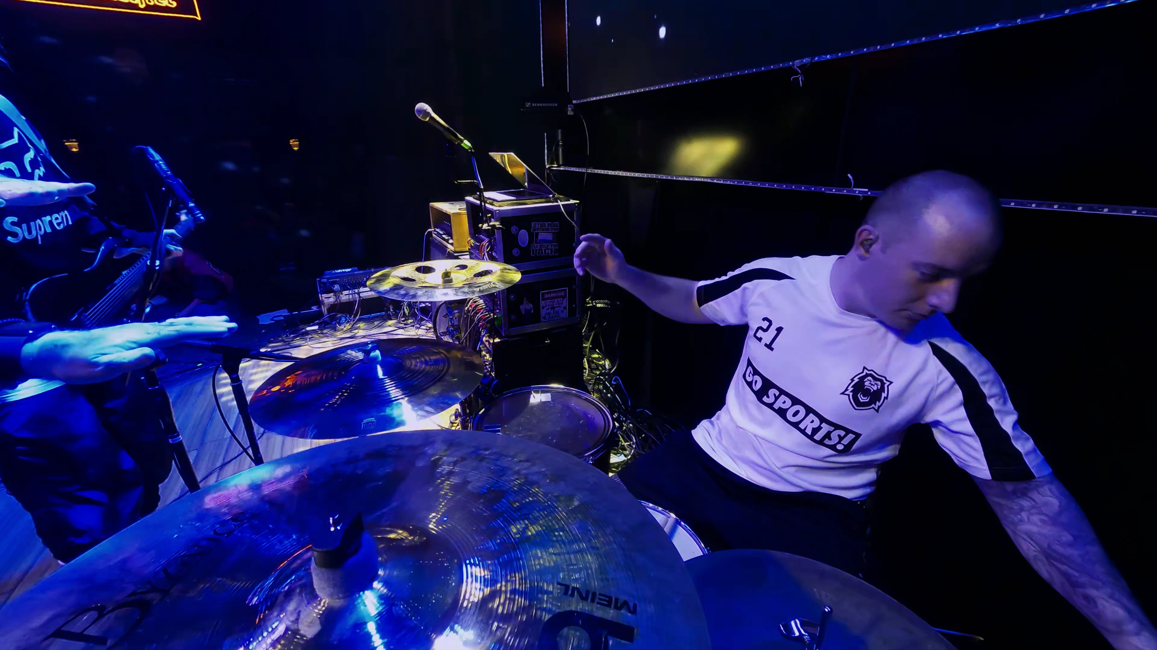 Alphawolf Live In Vietnam on Vimeo